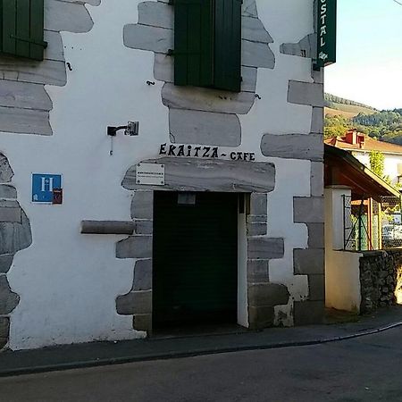 Hostal Ekaitza Hotel Lesaka Bagian luar foto
