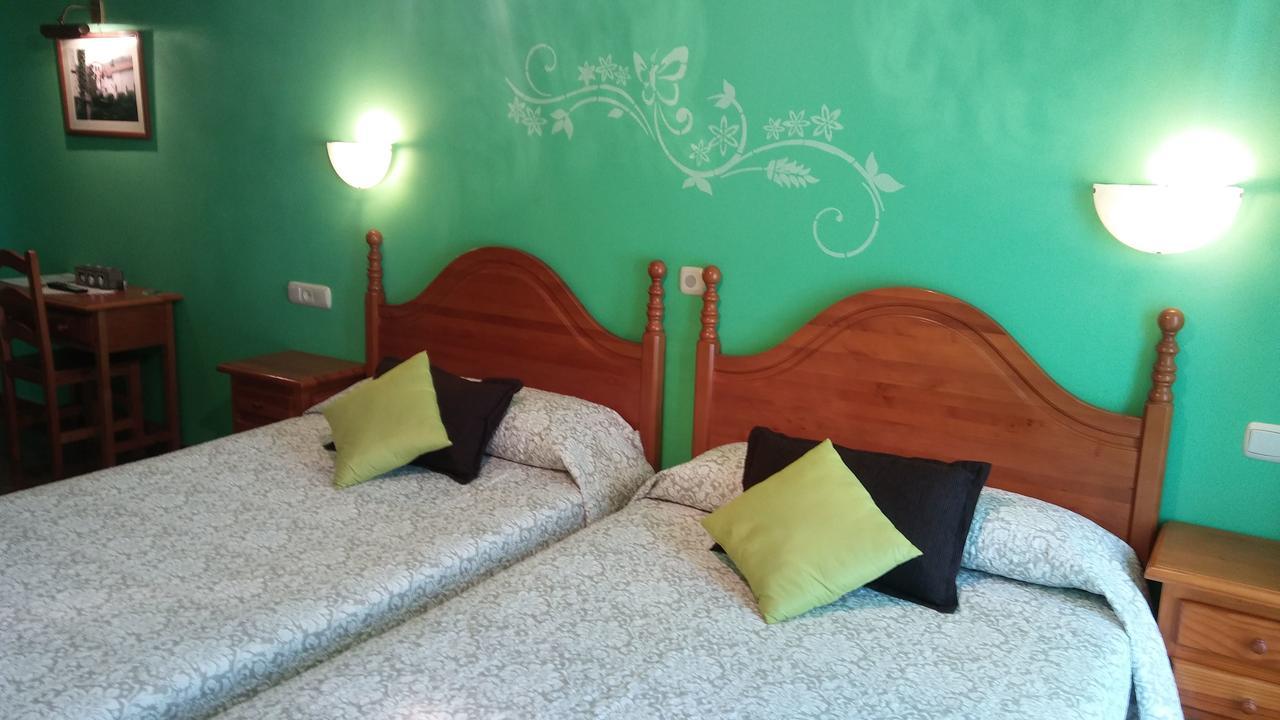 Hostal Ekaitza Hotel Lesaka Bagian luar foto