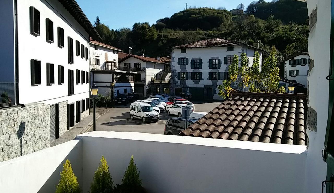 Hostal Ekaitza Hotel Lesaka Bagian luar foto