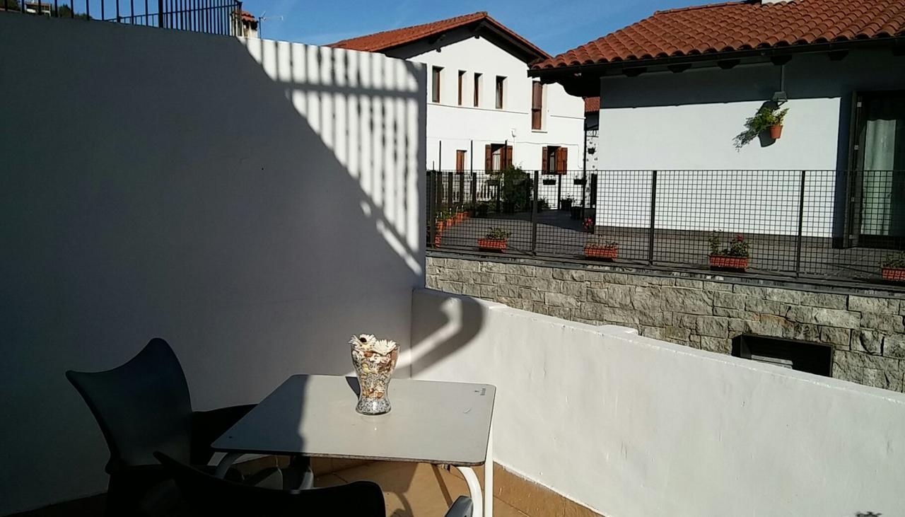 Hostal Ekaitza Hotel Lesaka Bagian luar foto