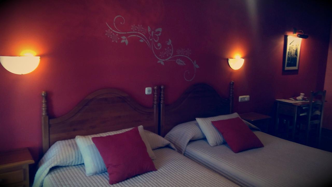 Hostal Ekaitza Hotel Lesaka Bagian luar foto