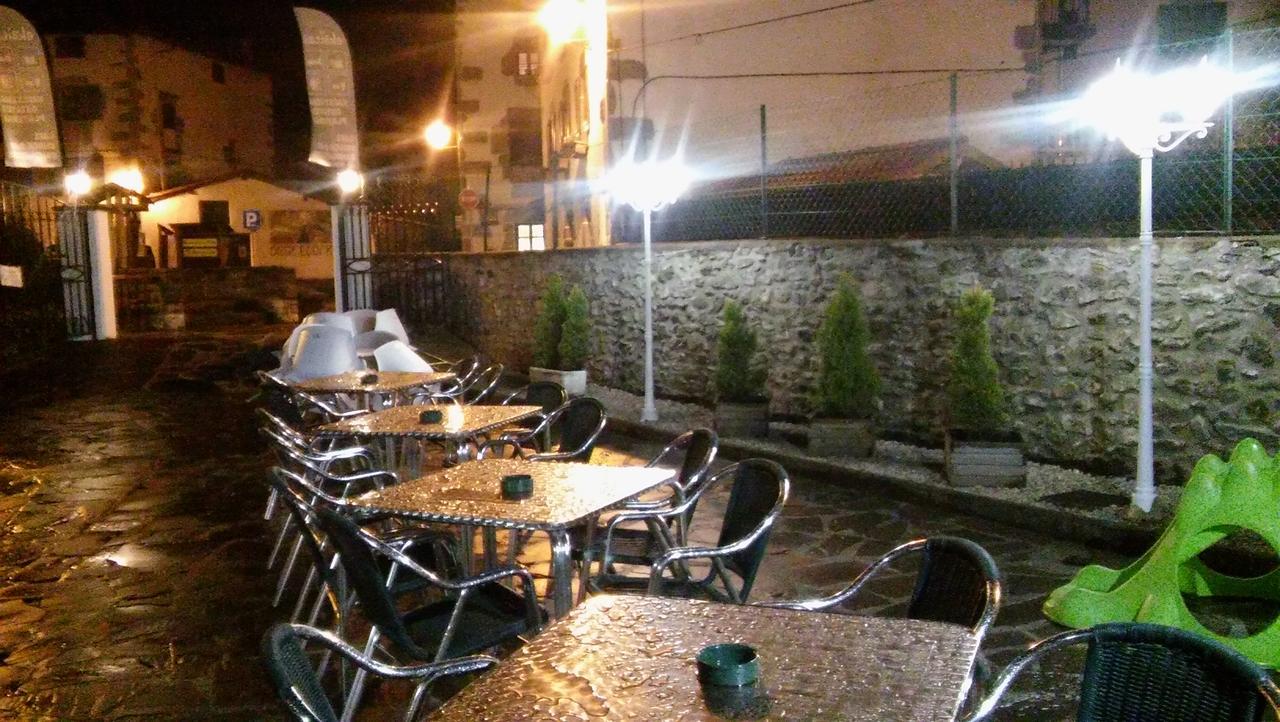 Hostal Ekaitza Hotel Lesaka Bagian luar foto
