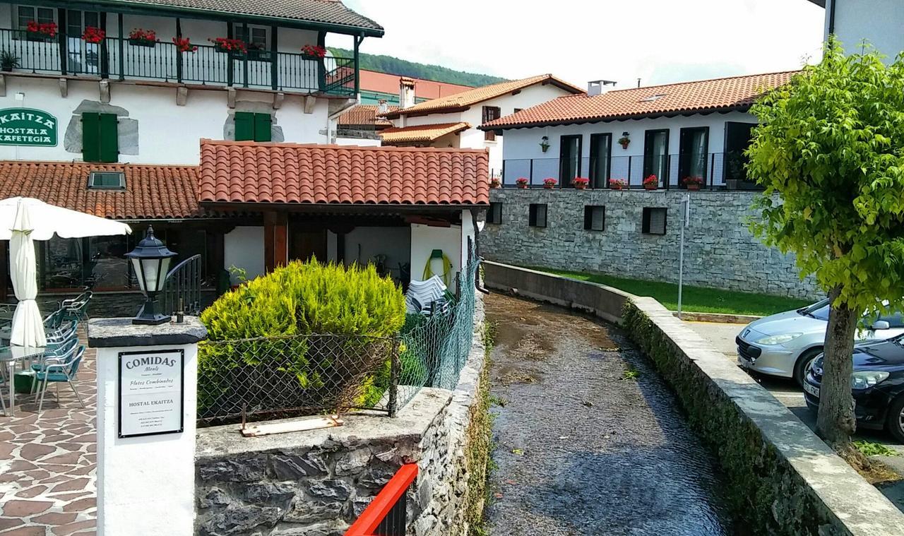 Hostal Ekaitza Hotel Lesaka Bagian luar foto