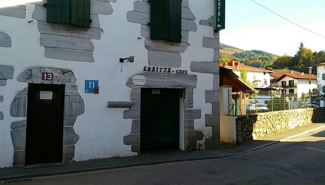 Hostal Ekaitza Hotel Lesaka Bagian luar foto